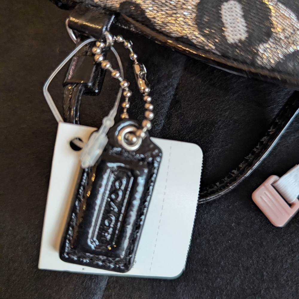 Coach Wristlet NWT - Picture 5 of 5